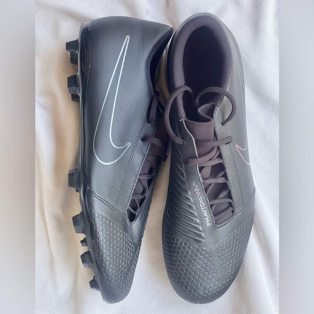 Nike Phantom Venom Mens’s Soccer Cleats